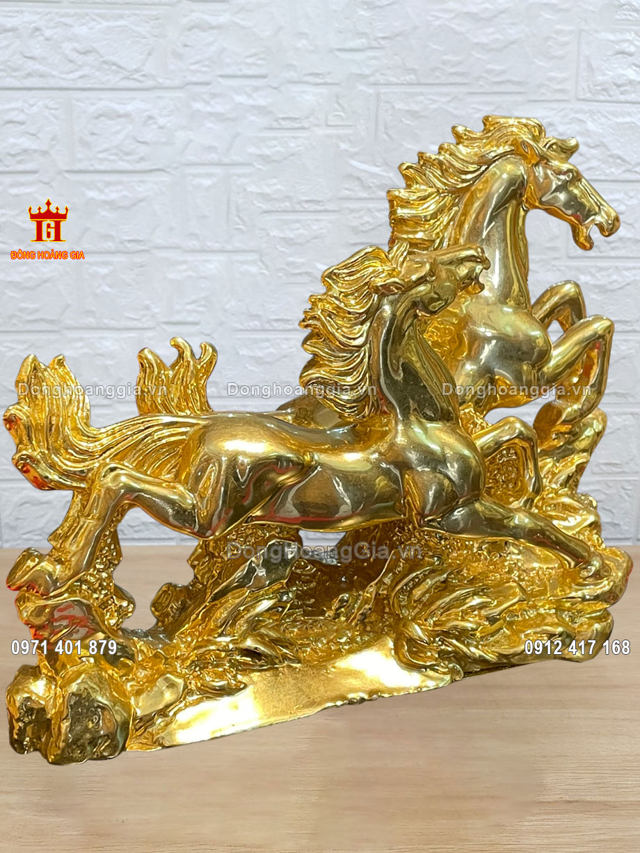 Tượng song mã mang ý nghĩa biểu tượng cho sự may mắn, tài lộc cho gia chủ